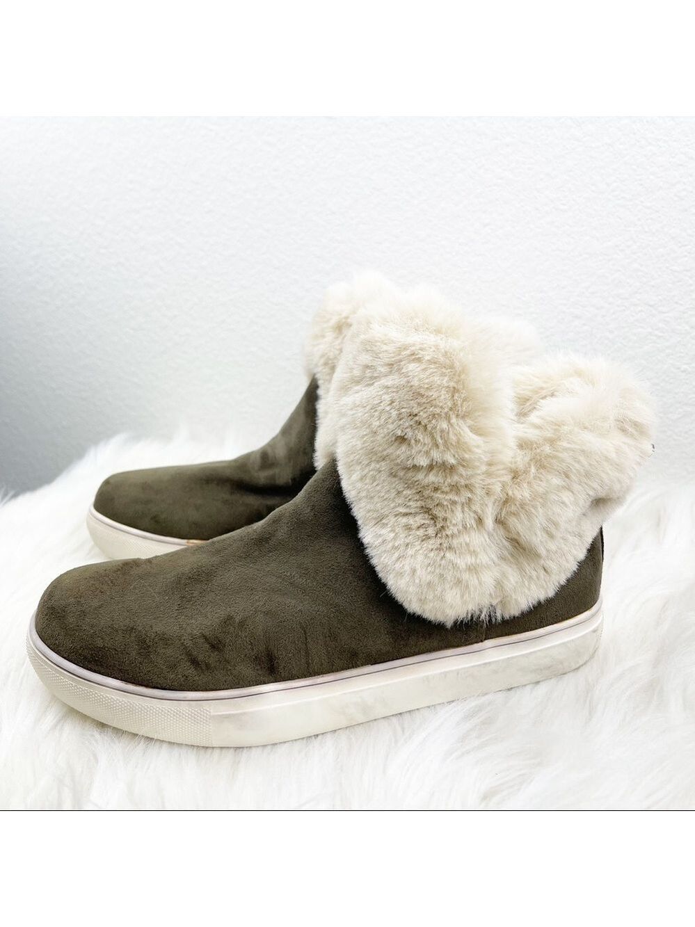 Women’s Coconut By Matisse Olive Green Fur Shoes 6 US!